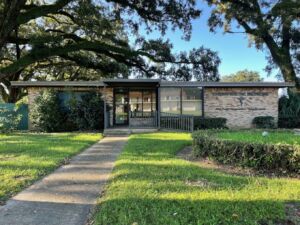 Pensacola Spinal Center Location View of the outside of the Pensacola Medical Injury Center: Pensacola Spinal Center Office Building
